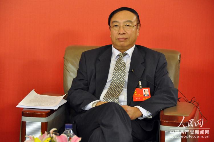 圖：山東大學黨委書記李守信“中國的教育公平”網絡訪談。（人民網 張啟川 攝）