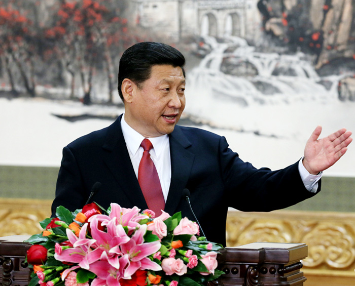      11月15日，剛剛在中共十八屆一中全會上當選的中共中央總書記習近平和中央政治局常委李克強、張德江、俞正聲、劉雲山、王岐山、張高麗在北京人民大會堂同採訪十八大的中外記者親切見面。這是習近平總書記發表講話。新華社記者鞠鵬攝 