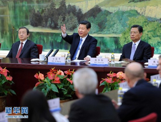 2012年12月5日，中共中央總書記習近平在北京人民大會堂與在華工作的外國專家親切座談。