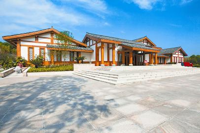 融合川東民居元素建造的緬懷館樸素自然。