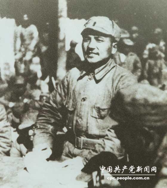 1938年春，鄧小平在山西黎城縣向部隊進行戰斗動員