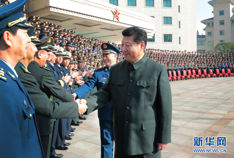 12月14日，中共中央總書記、國家主席、中央軍委主席習近平來到南京軍區機關視察。這是習近平接見駐寧部隊師以上領導干部和南京軍區機關團以上領導干部。新華社記者 李剛 攝