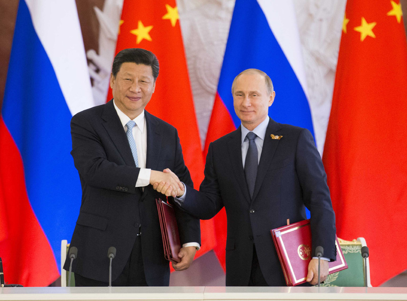 5月8日，國家主席習近平在莫斯科克裡姆林宮同俄羅斯總統普京舉行會談。這是會談后，習近平與普京共同簽署聯合聲明。新華社記者黃敬文攝
