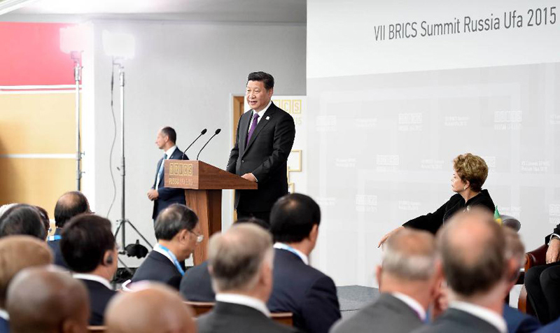 7月9日，金磚國家領導人同金磚國家工商理事會代表對話會在俄羅斯烏法舉行。中國國家主席習近平、俄羅斯總統普京、巴西總統羅塞夫、印度總理莫迪、南非總統祖馬等共同出席。新華社記者 張鐸 攝
