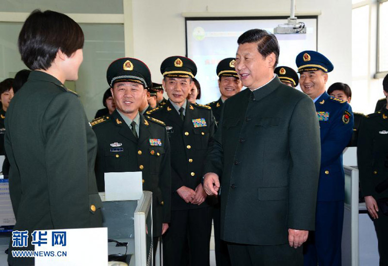 2013年2月2日和4日，習近平分別來到空軍某試驗訓練基地、酒泉衛星發射中心和蘭州軍區機關視察。李剛 攝