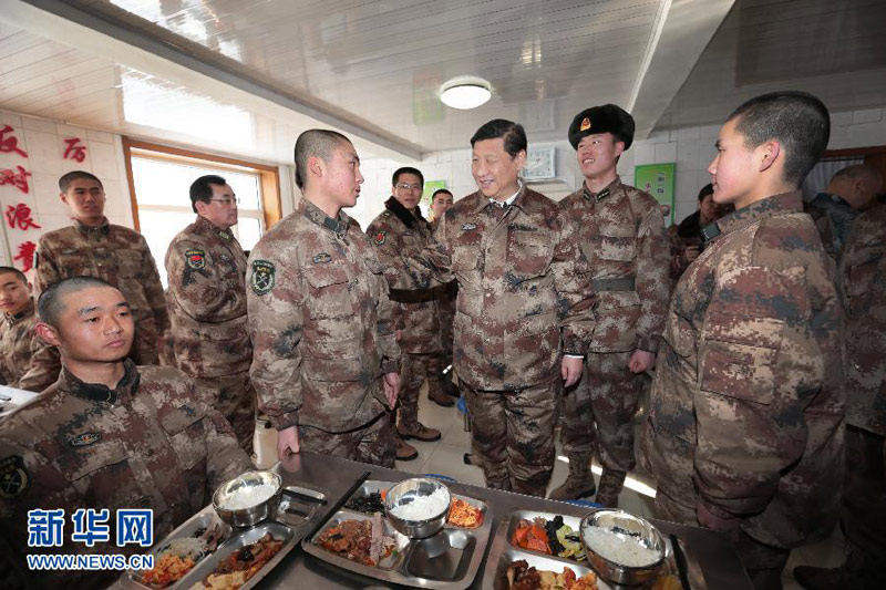2014年1月26日，習近平來到內蒙古軍區邊防某部，看望慰問戍邊官兵。李剛攝
