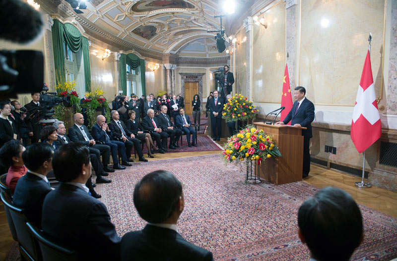 1月15日，國家主席習近平在伯爾尼出席瑞士聯邦委員會全體委員集體舉行的迎接儀式並致辭。 新華社記者 謝環馳 攝
