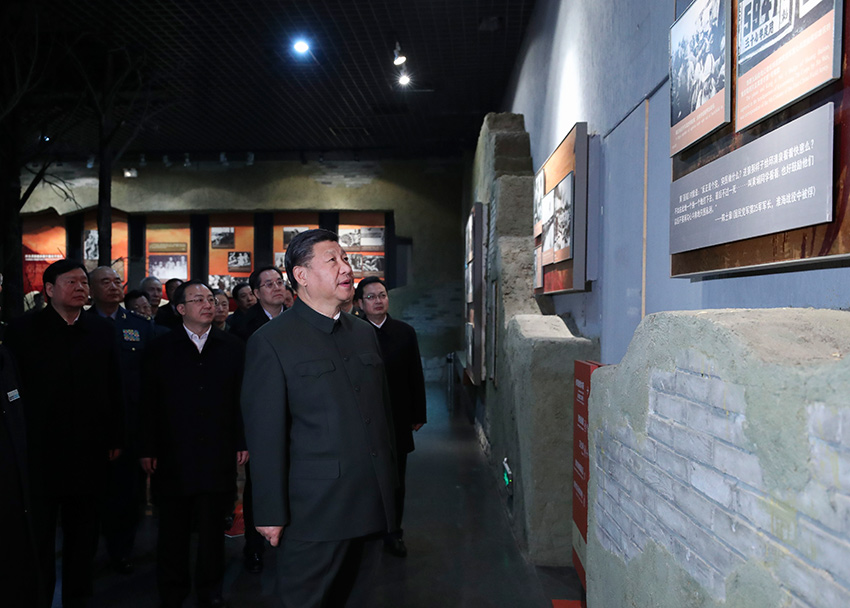 12月12日至13日，中共中央總書記、國家主席、中央軍委主席習近平在江蘇徐州市考察。這是13日下午，習近平參觀淮海戰役紀念館。新華社記者 謝環馳 攝