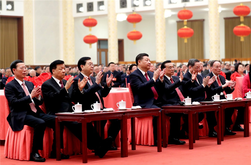 1月26日，中共中央、國務院在北京人民大會堂舉行2017年春節團拜會。黨和國家領導人習近平、李克強、張德江、俞正聲、劉雲山、王岐山、張高麗等同首都各界人士歡聚一堂，共迎新春。新華社記者 鞠鵬 攝
