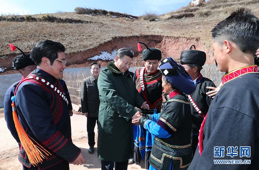 2月11日，中共中央總書記、國家主席、中央軍委主席習近平在四川考察。這是習近平在涼山彝族自治州昭覺縣解放鄉火普村了解易地扶貧情況。新華社記者 謝環馳 攝