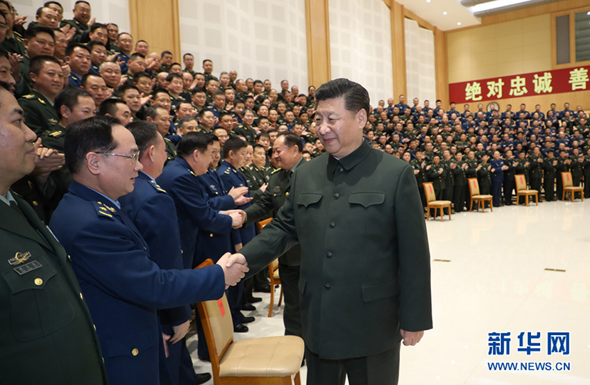 2月12日，中共中央總書記、國家主席、中央軍委主席習近平在成都親切接見駐蓉部隊師以上領導干部和建制團單位主官。 新華社記者李剛攝
