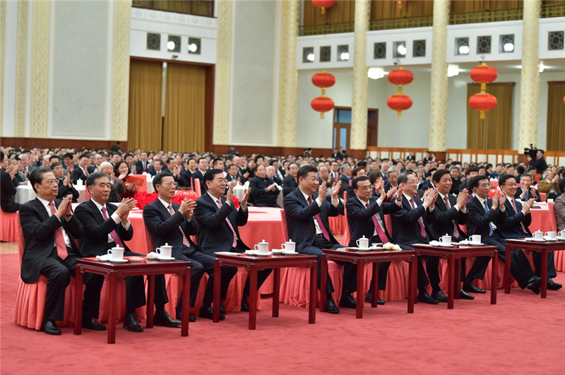 2月14日，中共中央、國務院在北京人民大會堂舉行2018年春節團拜會。黨和國家領導人習近平、李克強、張德江、俞正聲、張高麗、栗戰書、汪洋、王滬寧、趙樂際、韓正等同首都各界人士歡聚一堂，共迎新春。新華社記者 李濤 攝