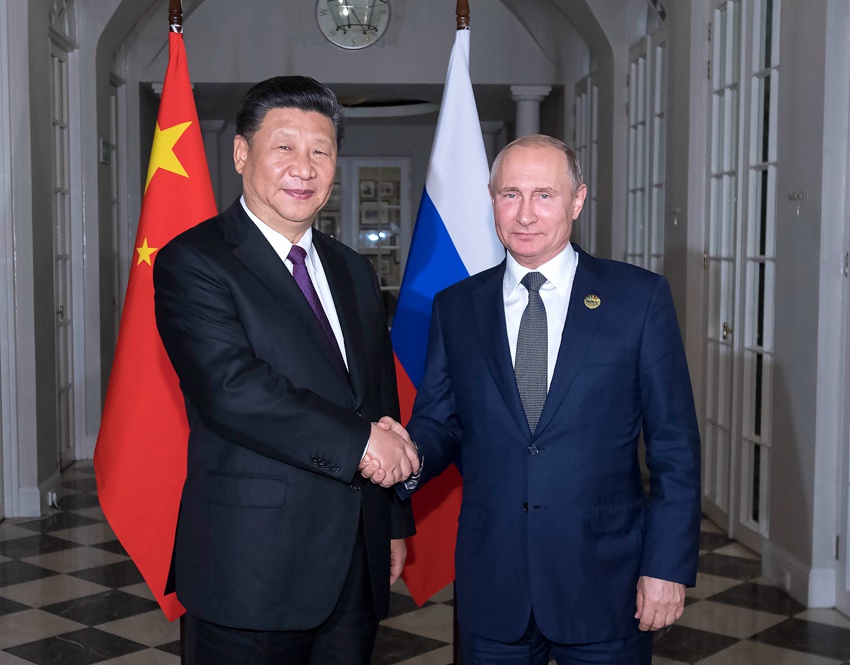 7月26日，國家主席習近平在南非約翰內斯堡同俄羅斯總統普京舉行會晤並共進晚餐。 新華社記者 李濤 攝