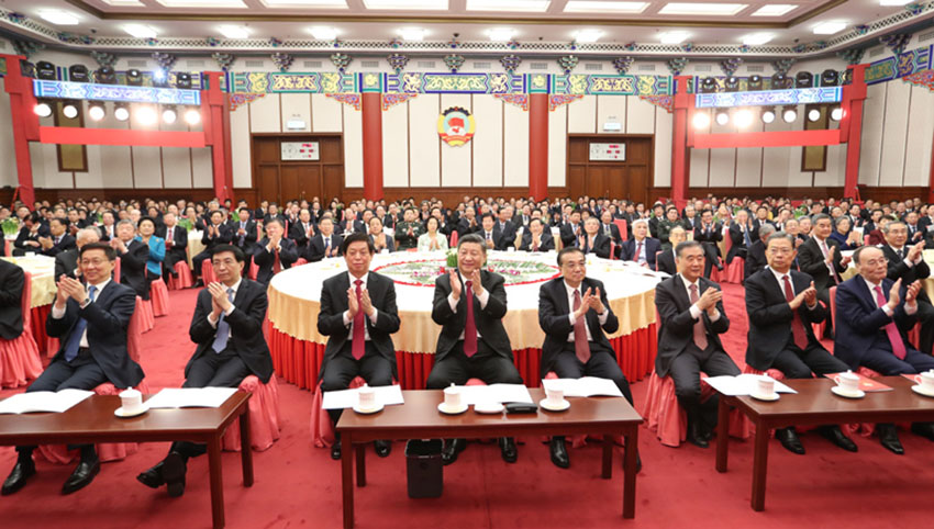 12月31日，全國政協在北京舉行新年茶話會。黨和國家領導人習近平、李克強、栗戰書、汪洋、王滬寧、趙樂際、韓正、王岐山出席茶話會並觀看演出。新華社記者 黃敬文 攝