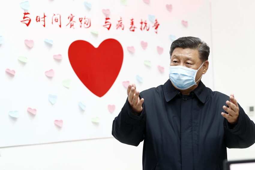 2月10日，中共中央總書記、國家主席、中央軍委主席習近平在北京調研指導新冠肺炎疫情防控工作。這是習近平在朝陽區疾病預防控制中心調研。 新華社記者 劉彬 攝