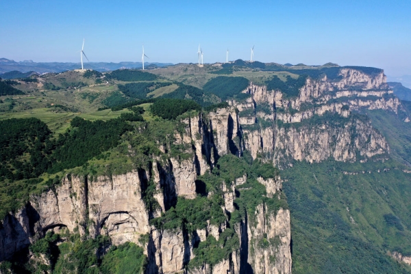 大力弘揚太行精神、呂梁精神