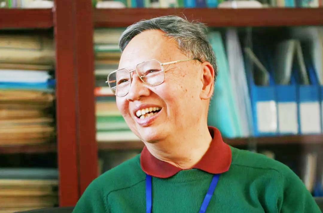 盧永根                                        “布衣院士”，唯愿稻香滿人間。                    