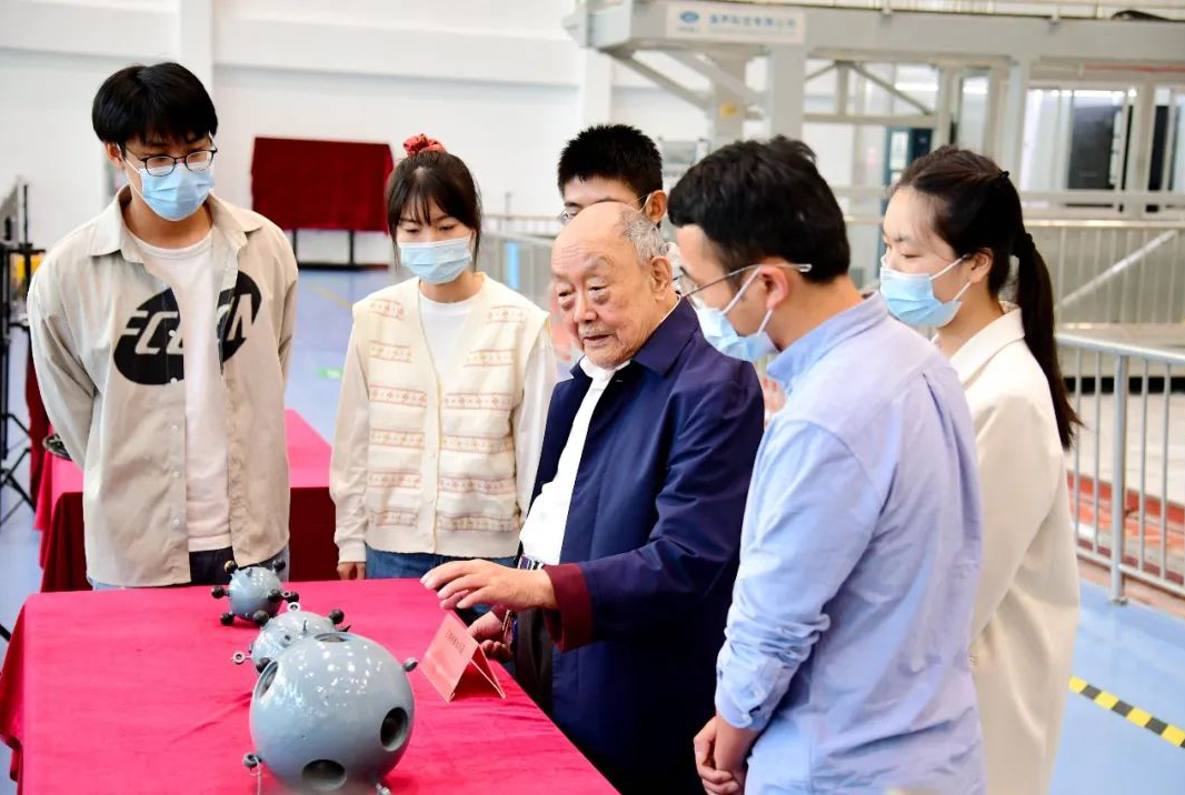 楊士莪院士：“一站到底”院士，一生為國“聽?！?/><span>楊士莪院士：“一站到底”院士，一生為國“聽?！?/span></a></div>
<div class=