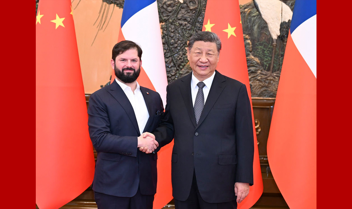 習近平會見智利總統博里奇