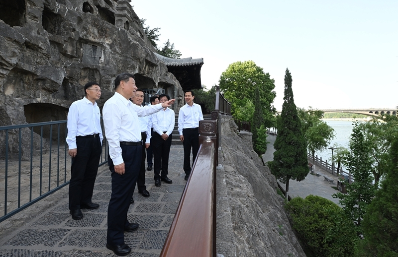 2025年5月19日至20日，中共中央總書記、國家主席、中央軍委主席習近平在河南考察。這是19日下午，習近平在洛陽龍門石窟考察。新華社記者 謝環馳 攝