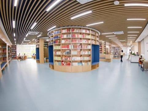6月20日，歷時200天改造升級的鄧小平圖書館正式對外開放，館內嶄新的閱讀環境、智能化的設備，為讀者帶來一場別開生面的閱讀之旅。