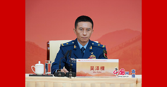 閱兵領導小組辦公室副主任、中央軍委聯合參謀部作戰局少將副局長吳澤棵