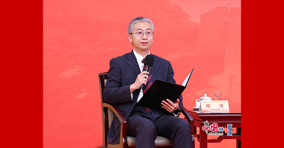 中國人民抗日戰爭暨世界反法西斯戰爭勝利80周年紀念活動新聞中心負責人陳濤主持發布會